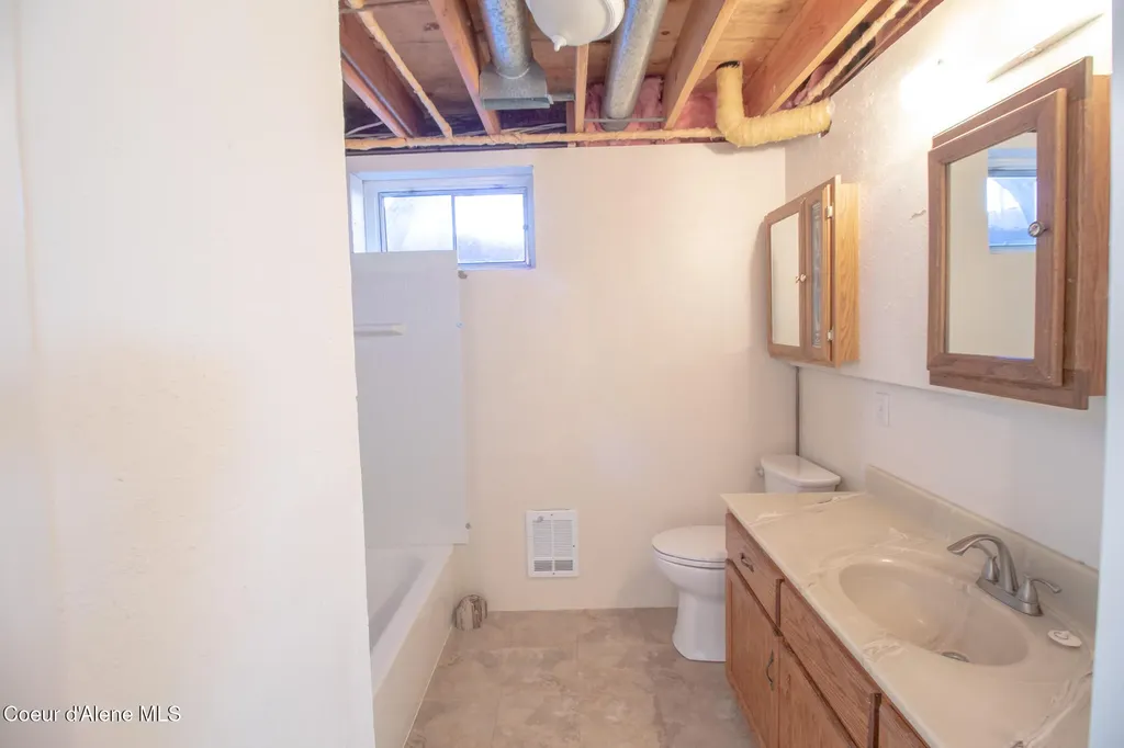 640 Renlow Road Plummer ID 83851