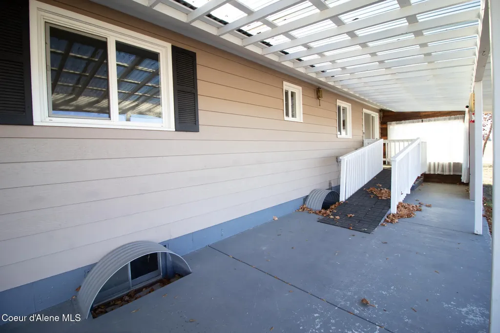 640 Renlow Road Plummer ID 83851