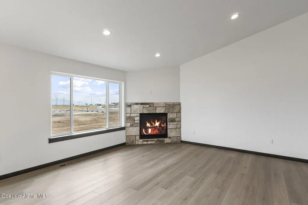 8903 W Swather Avenue Rathdrum ID 83858