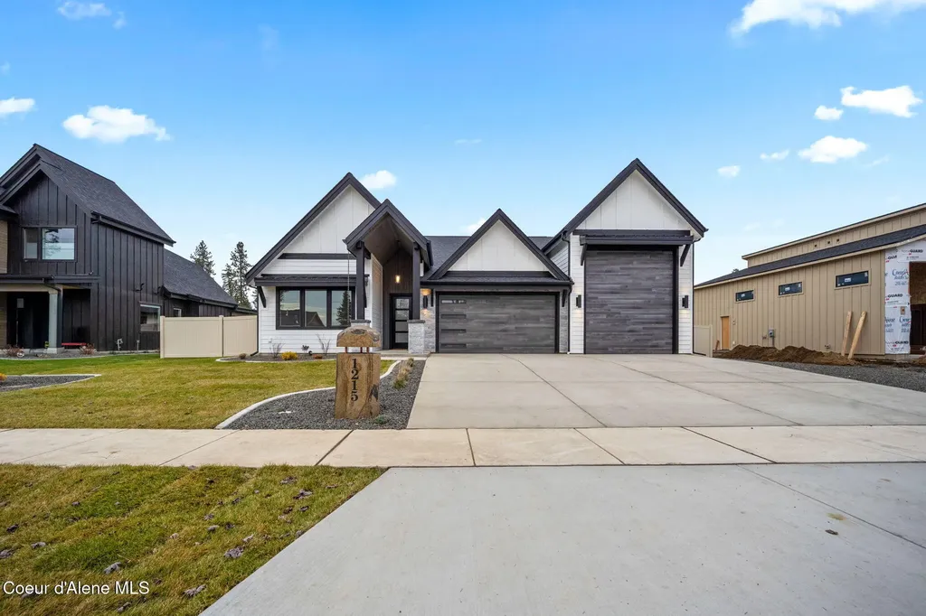 1215 E Sleeping Deer Avenue Hayden ID 83835