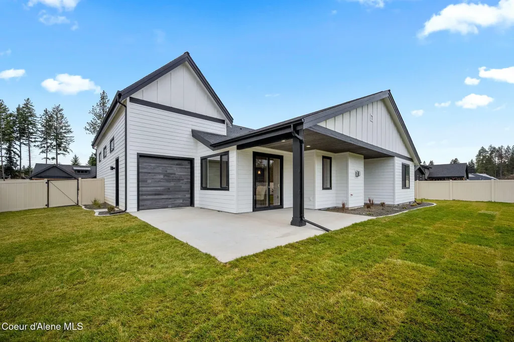 1215 E Sleeping Deer Avenue Hayden ID 83835