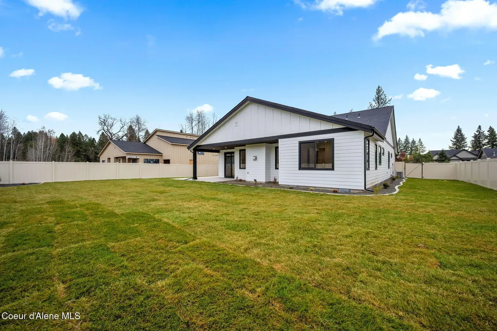 1215 E Sleeping Deer Avenue Hayden ID 83835