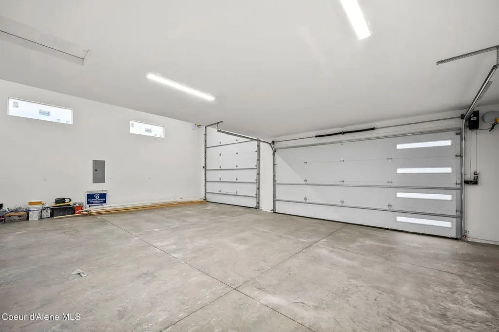 1215 E Sleeping Deer Avenue Hayden ID 83835