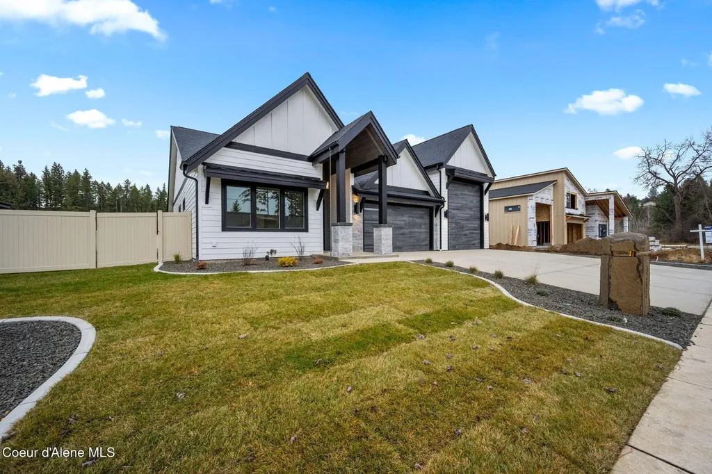1215 E Sleeping Deer Avenue Hayden ID 83835