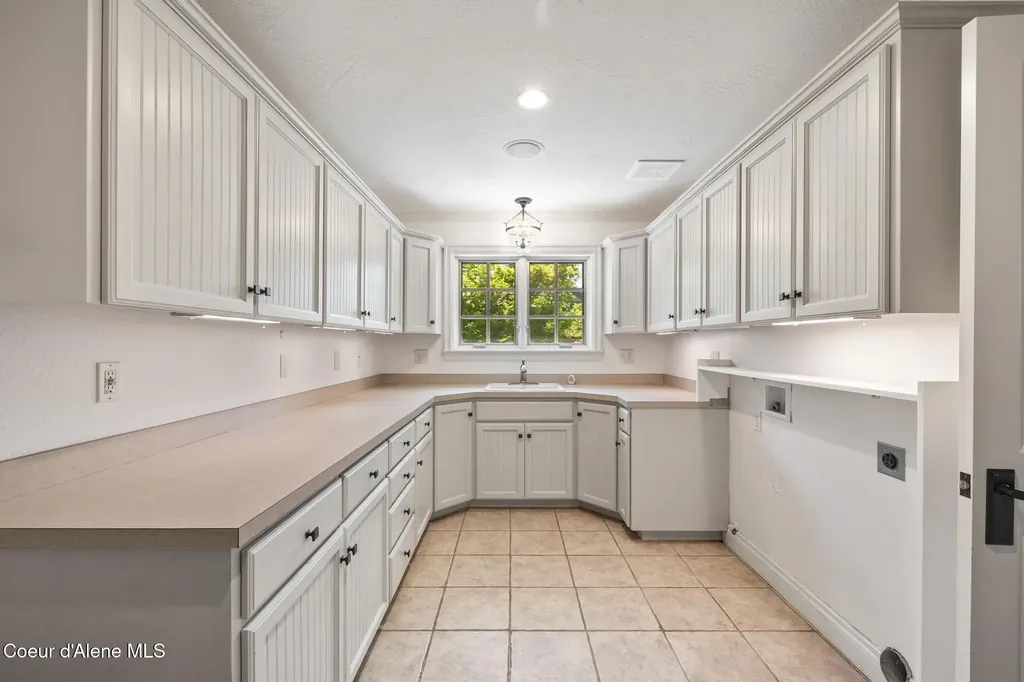 2484 E Woodstone Drive Hayden ID 83835