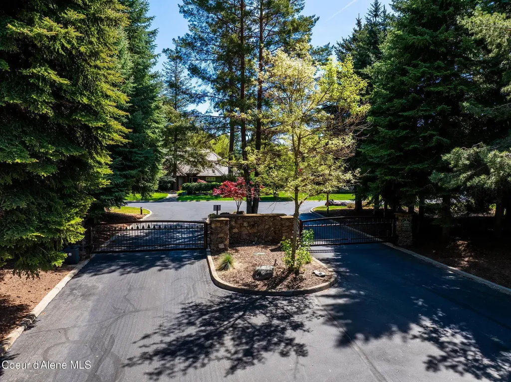 2484 E Woodstone Drive Hayden ID 83835