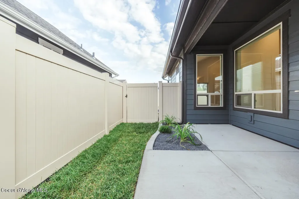 8424 N Snowflake Lane Hayden ID 83835