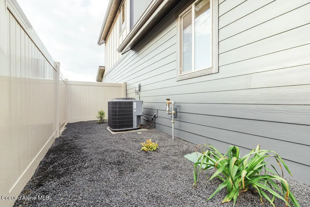 8424 N Snowflake Lane Hayden ID 83835