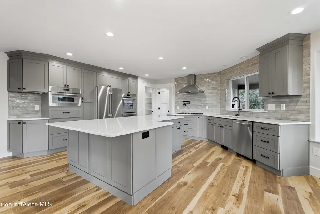 422 Roop Road Cocolalla ID 83813
