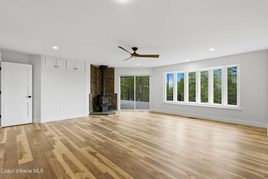 422 Roop Road Cocolalla ID 83813
