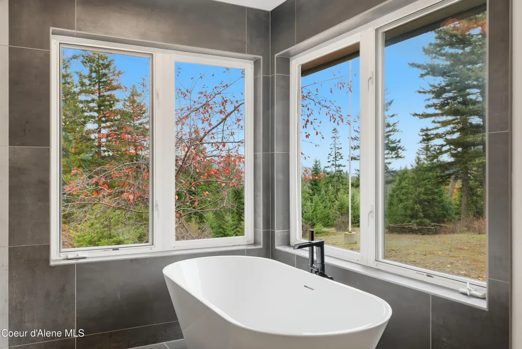 422 Roop Road Cocolalla ID 83813