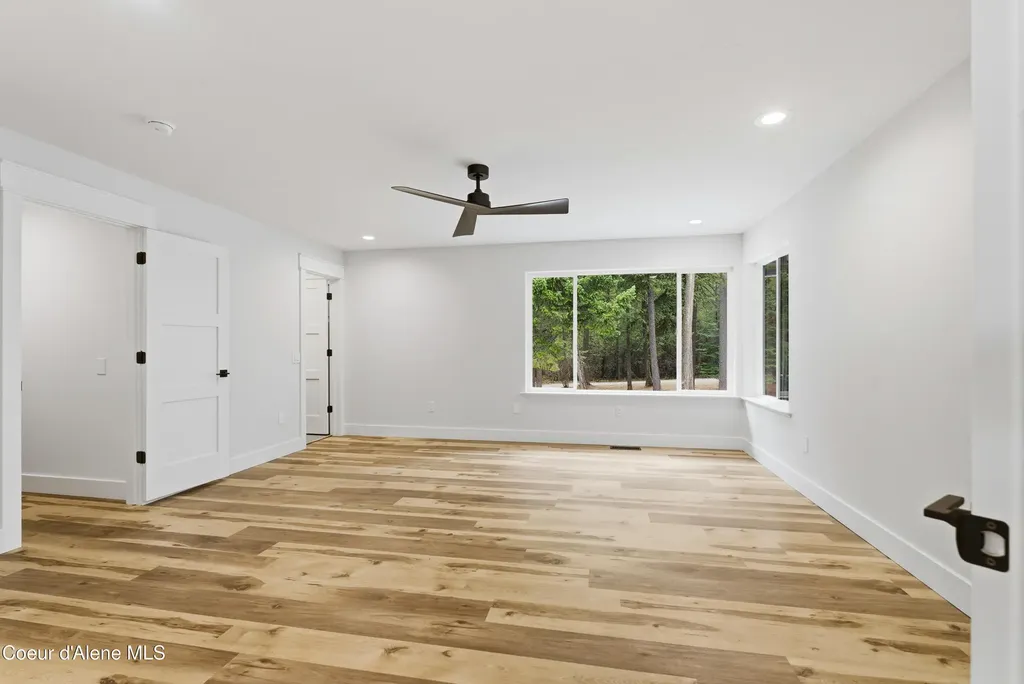 422 Roop Road Cocolalla ID 83813