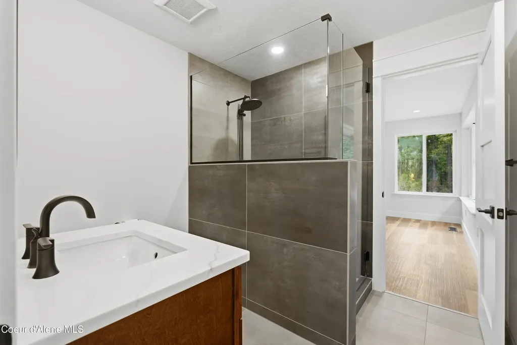 422 Roop Road Cocolalla ID 83813