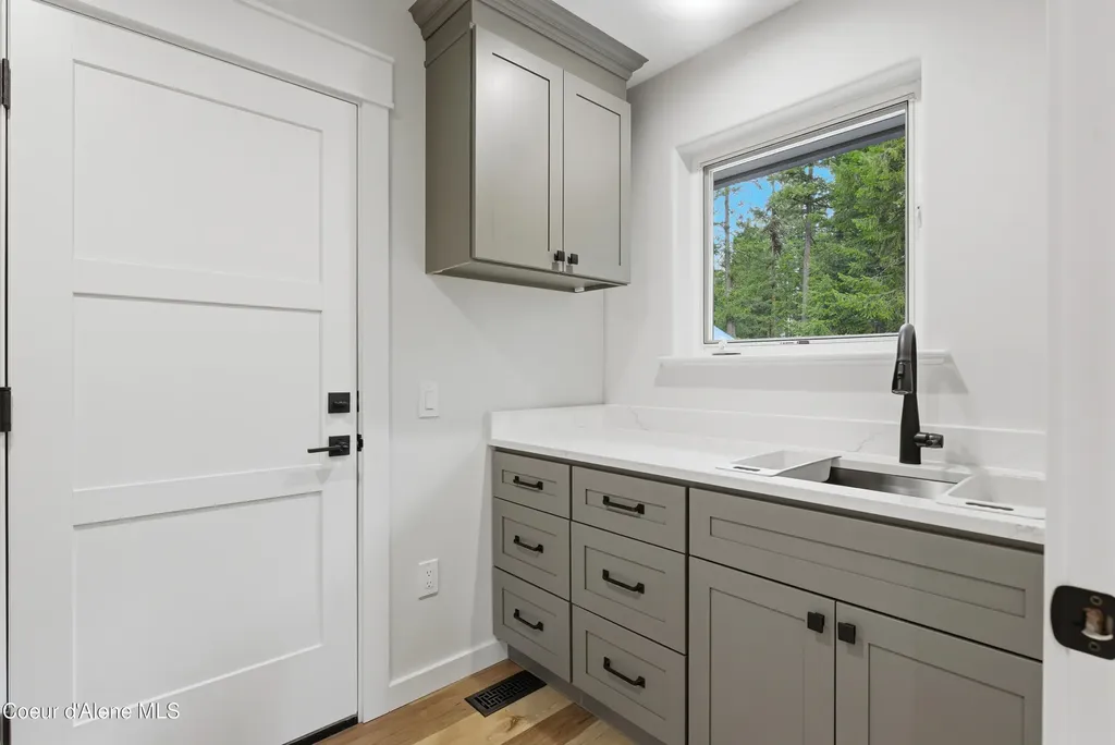 422 Roop Road Cocolalla ID 83813