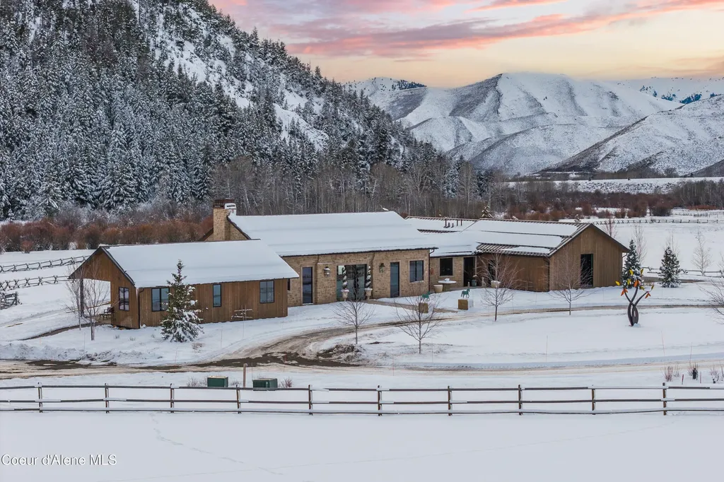 708 E Fork Road Hailey ID 83333