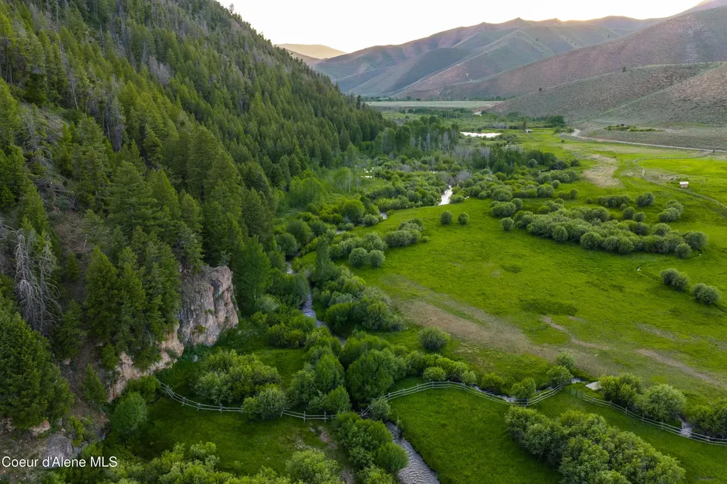 708 E Fork Road Hailey ID 83333