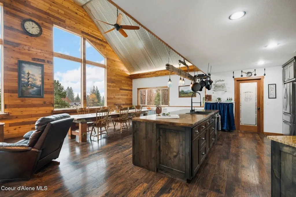 467 Manley Creek Road Laclede ID 83841