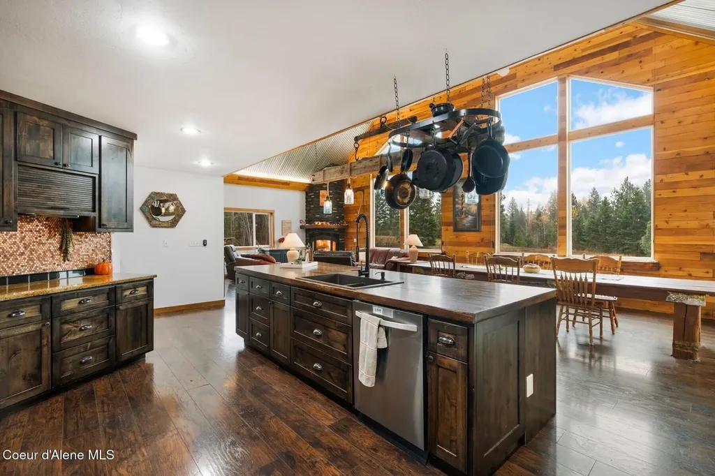 467 Manley Creek Road Laclede ID 83841