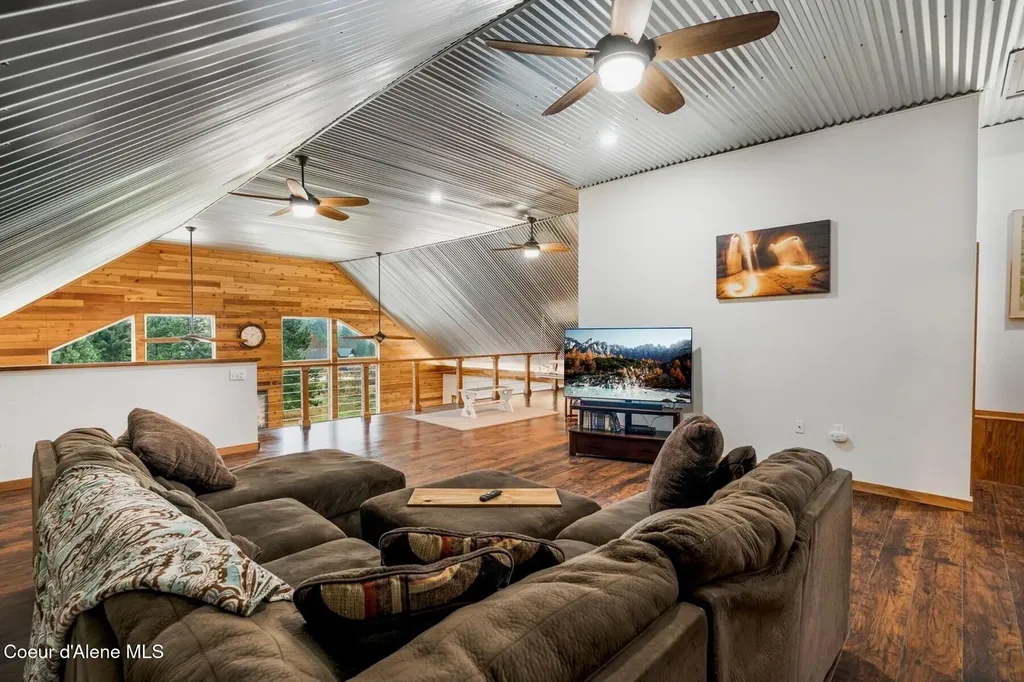 467 Manley Creek Road Laclede ID 83841