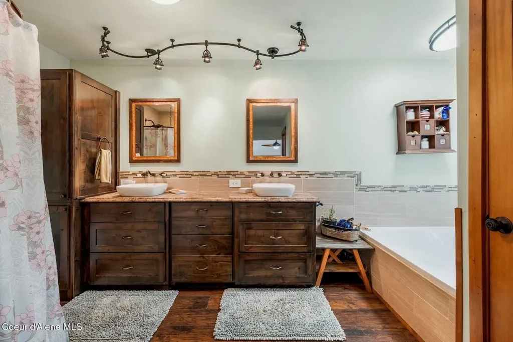 467 Manley Creek Road Laclede ID 83841