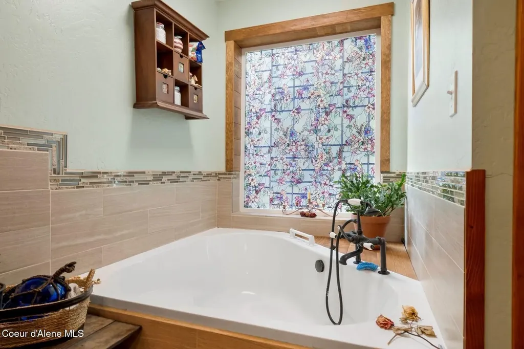 467 Manley Creek Road Laclede ID 83841