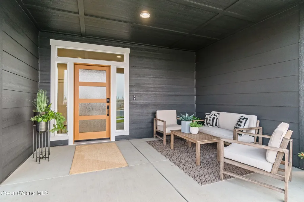 3283 N Segar Loop Post Falls ID 83854