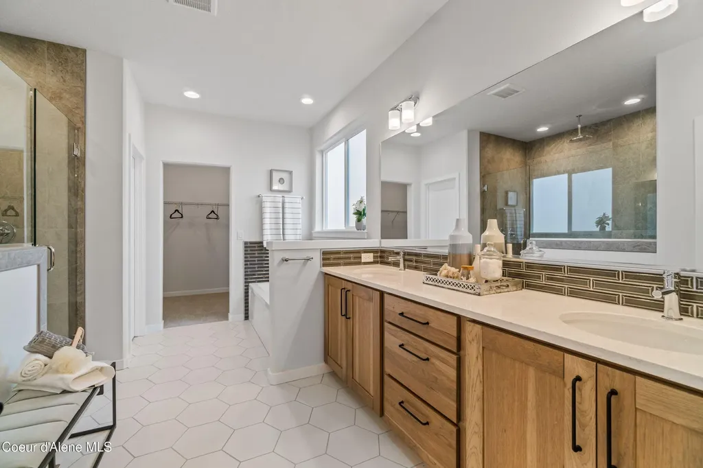 3283 N Segar Loop Post Falls ID 83854