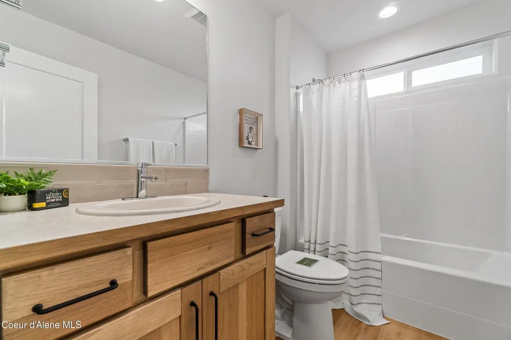 3283 N Segar Loop Post Falls ID 83854
