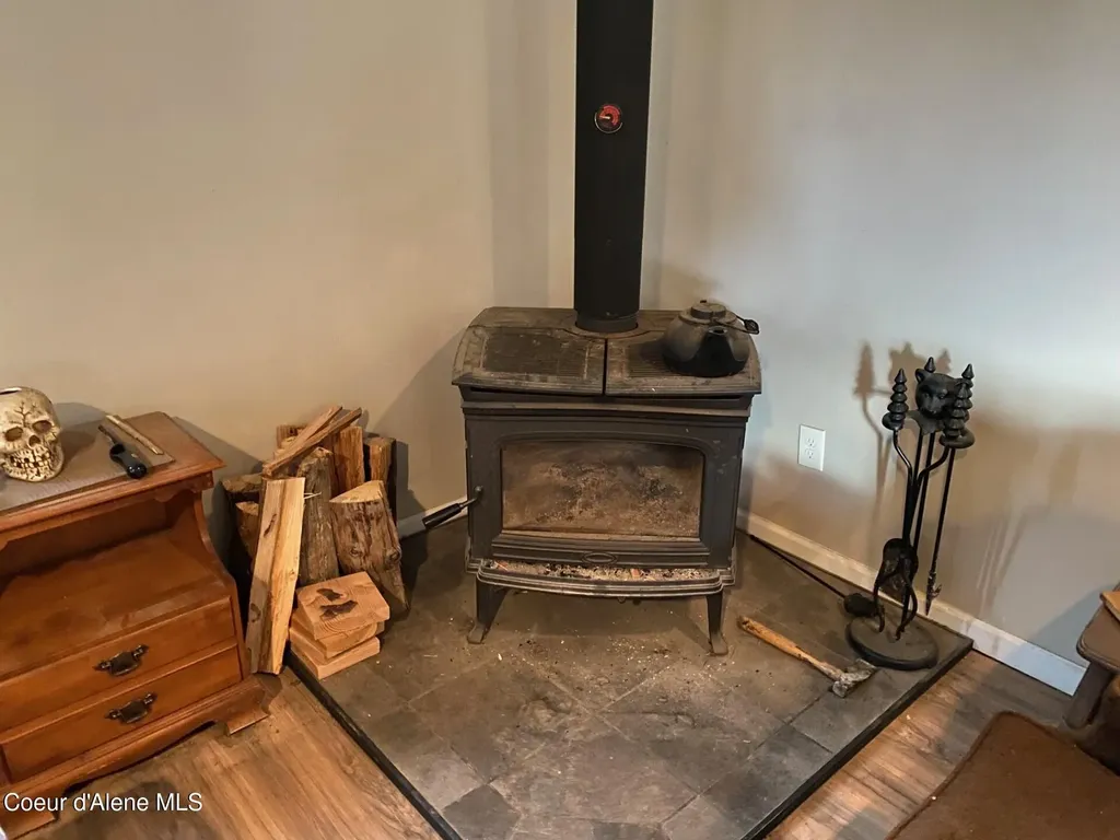 696 Raven Ridge Sandpoint ID 83864