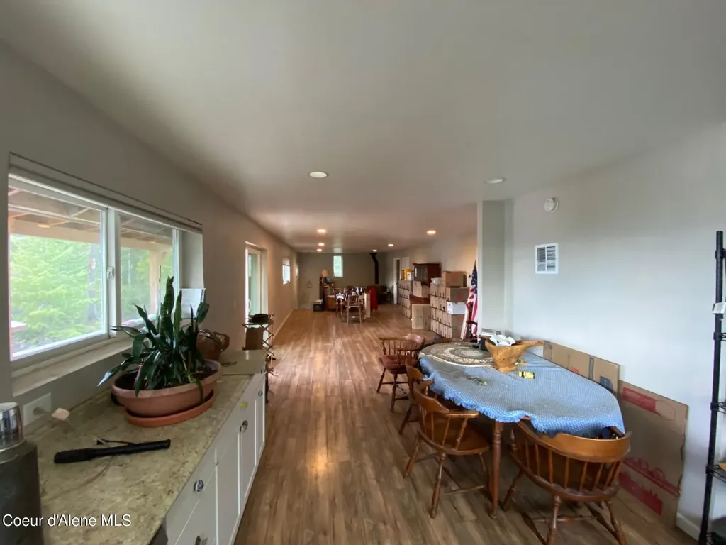 696 Raven Ridge Sandpoint ID 83864