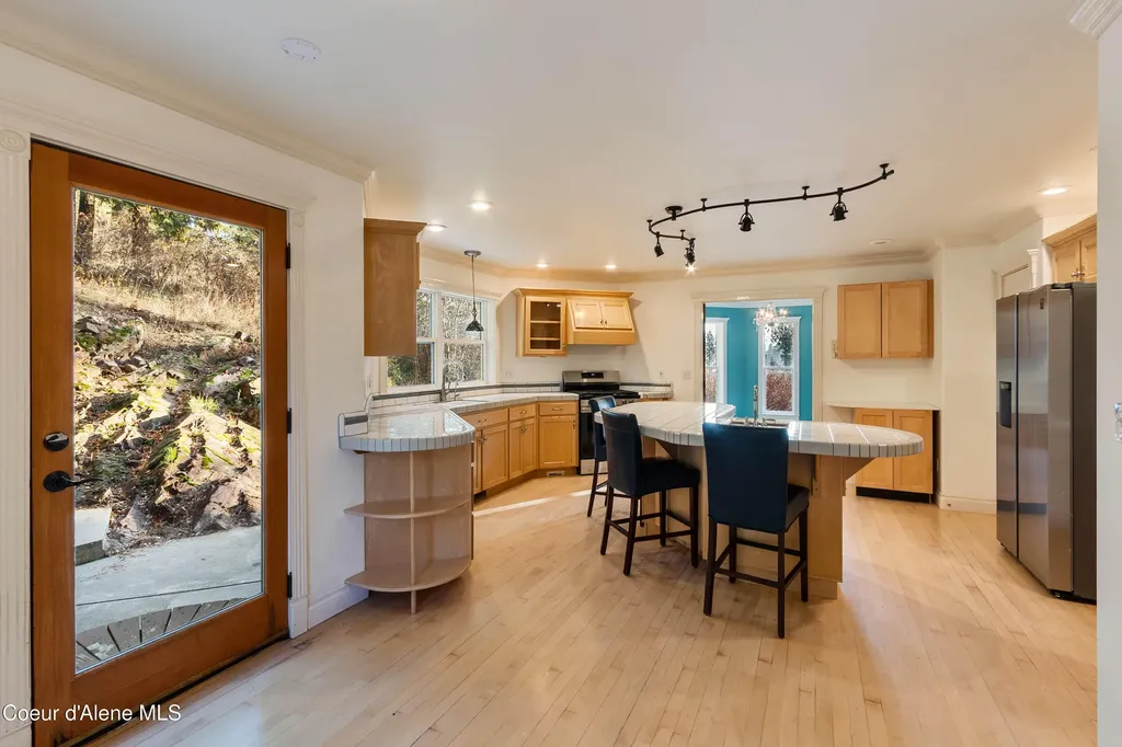 2383 Sunnyside Road Sandpoint ID 83864