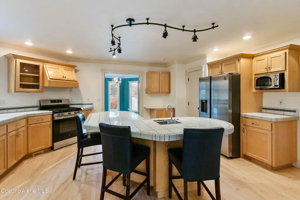2383 Sunnyside Road Sandpoint ID 83864