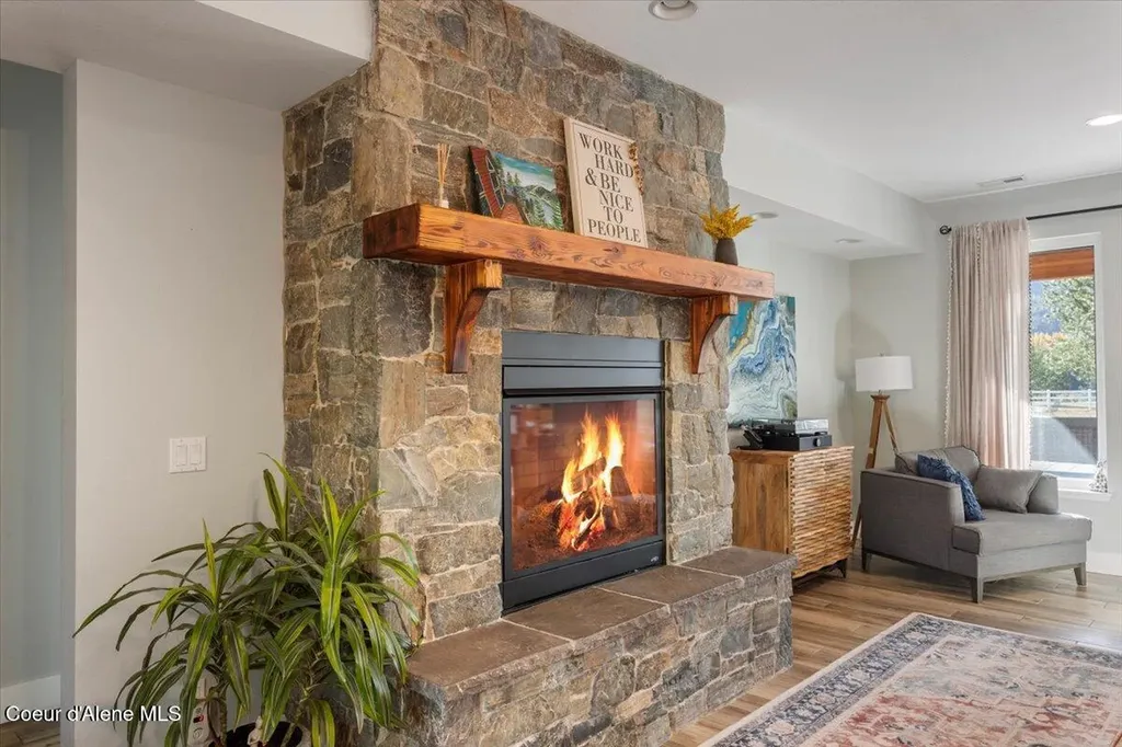 2380 Dufort Road Sagle ID 83860