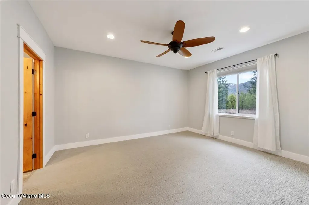 2380 Dufort Road Sagle ID 83860
