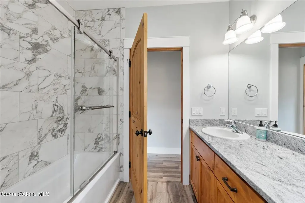2380 Dufort Road Sagle ID 83860