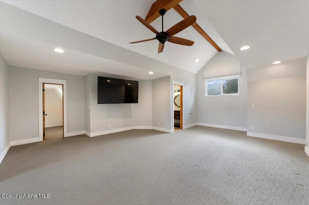 2380 Dufort Road Sagle ID 83860