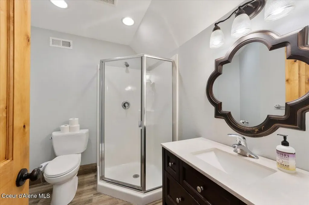 2380 Dufort Road Sagle ID 83860