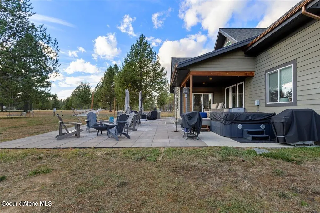 2380 Dufort Road Sagle ID 83860