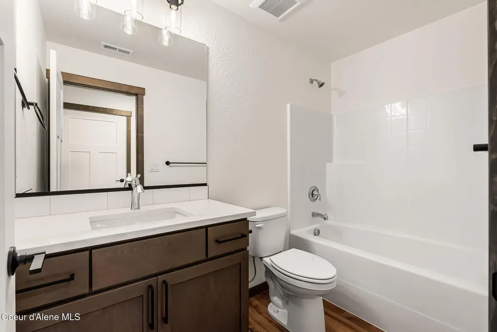 2302 Maverick Court Sandpoint ID 83864