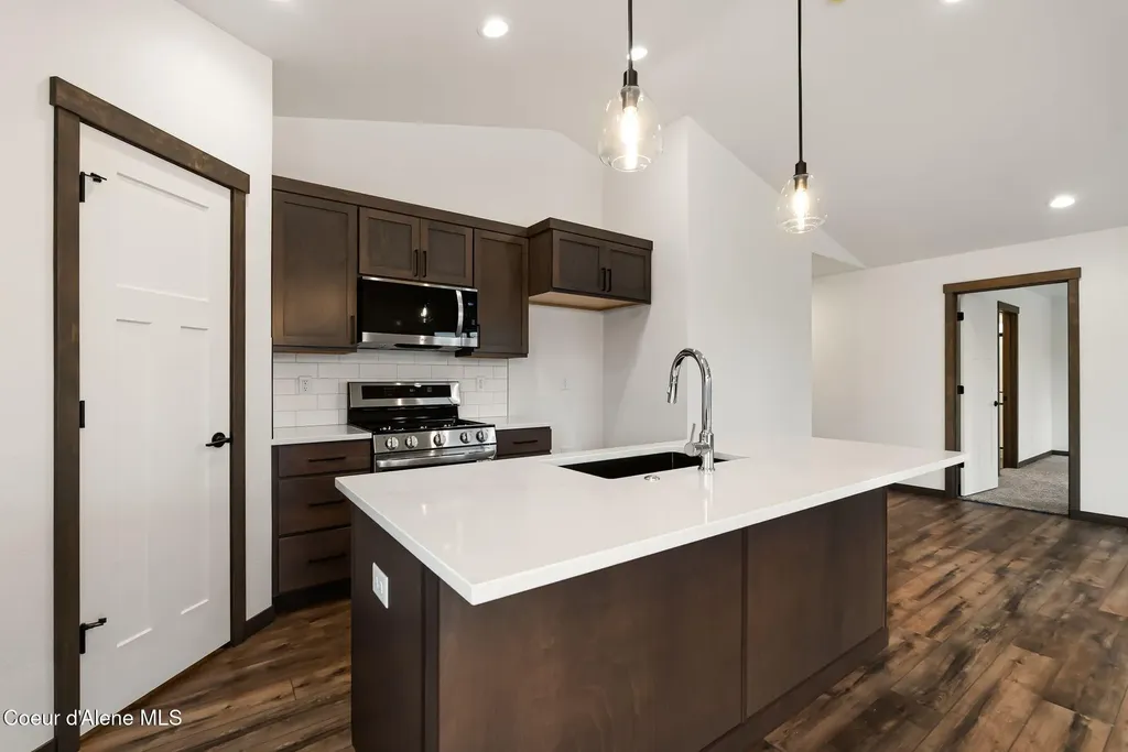 2302 Maverick Court Sandpoint ID 83864