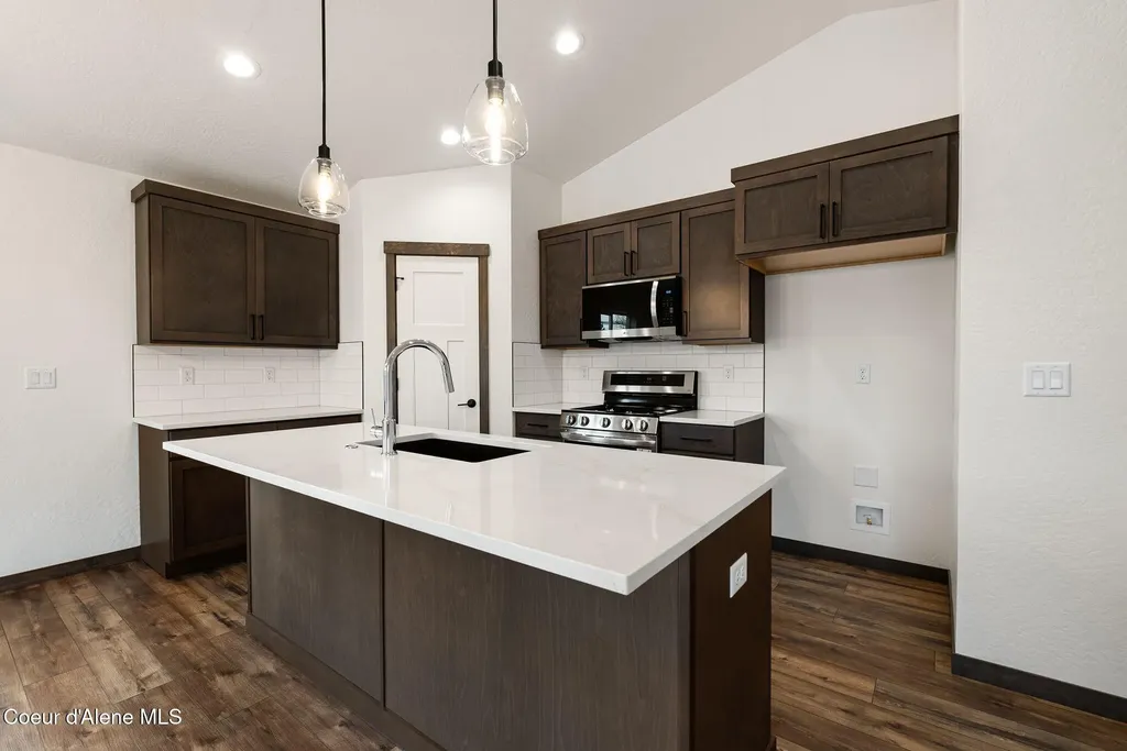 2302 Maverick Court Sandpoint ID 83864