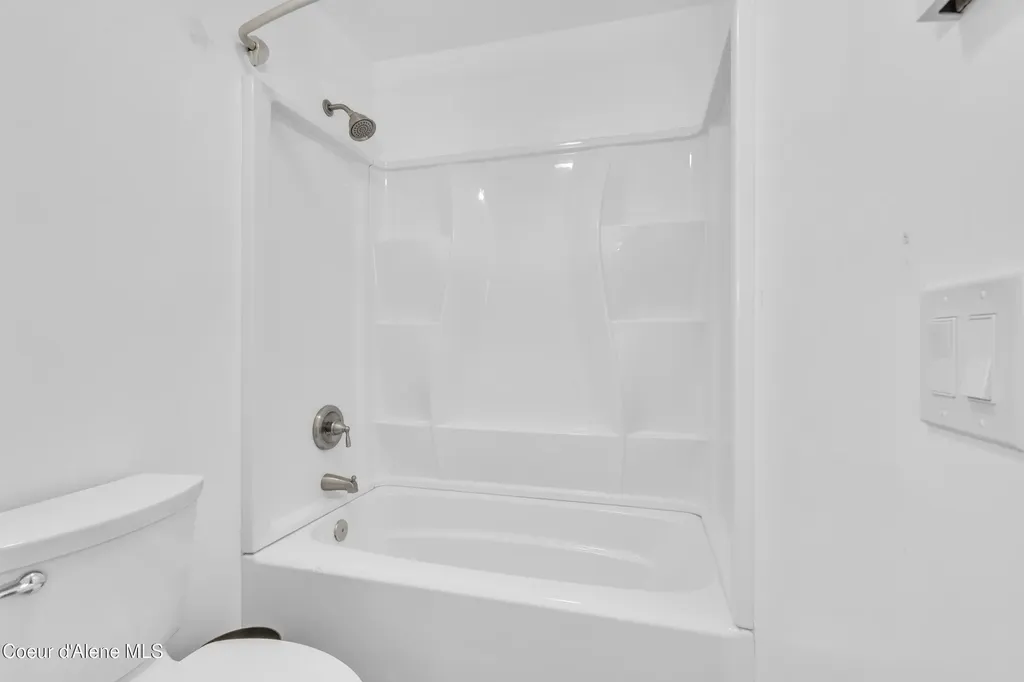 3010 E Rivercrest Drive Post Falls ID 83854