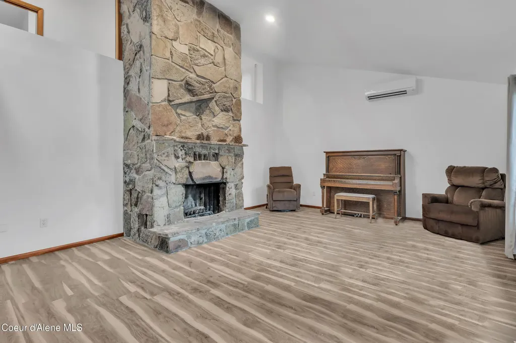 3010 E Rivercrest Drive Post Falls ID 83854