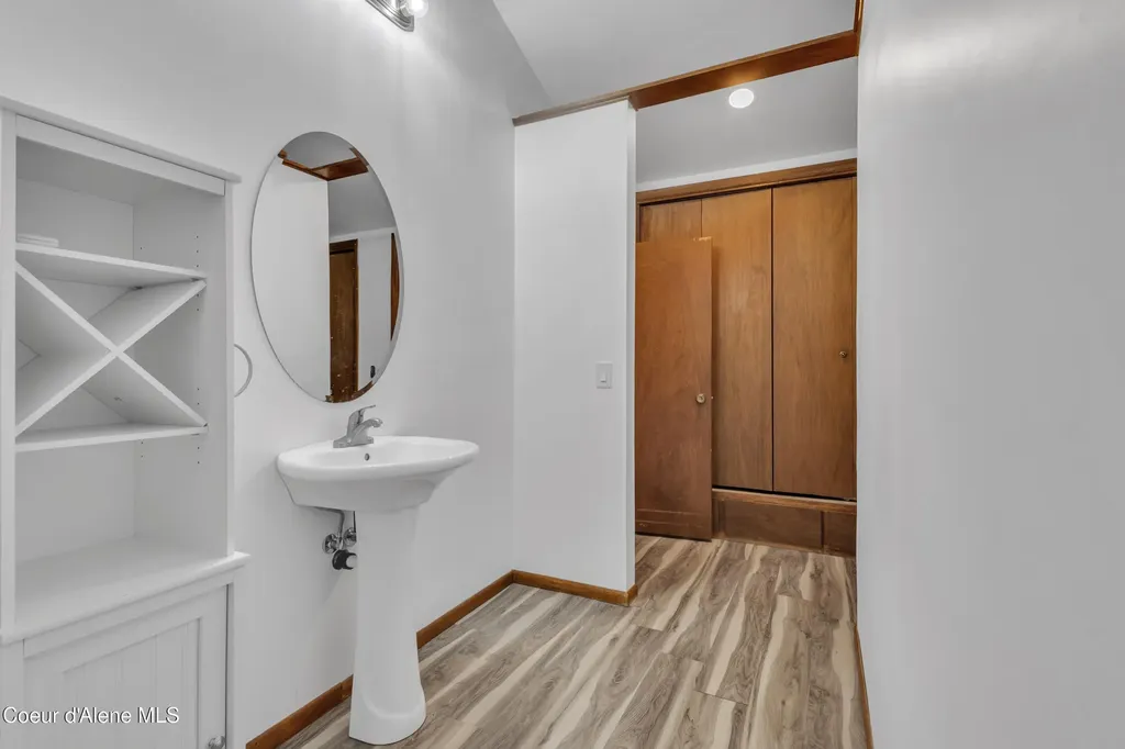 3010 E Rivercrest Drive Post Falls ID 83854