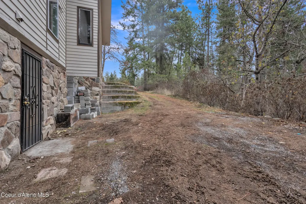 3010 E Rivercrest Drive Post Falls ID 83854