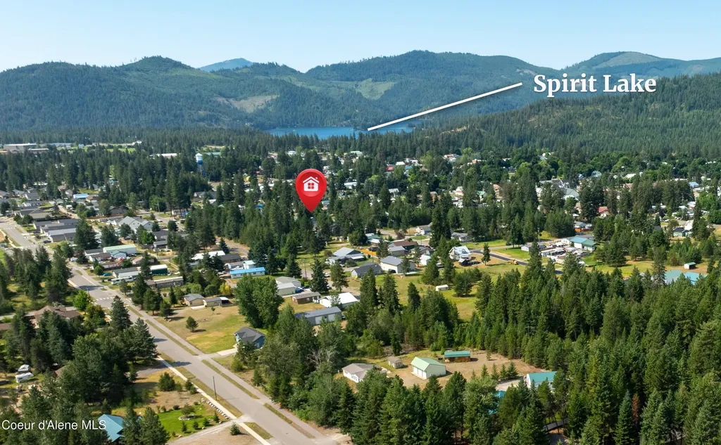 32530 N 8th Avenue Spirit Lake ID 83869