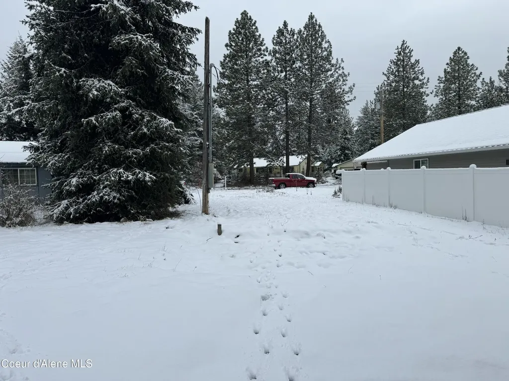 32530 N 8th Avenue Spirit Lake ID 83869