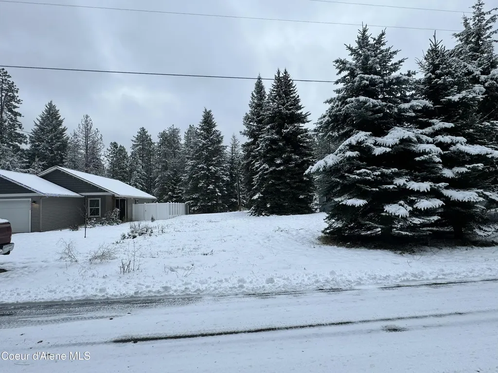 32530 N 8th Avenue Spirit Lake ID 83869