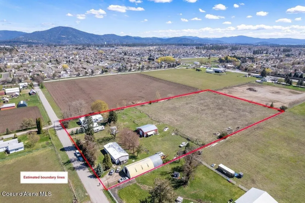 3520 West Cranston Avenue Hayden ID 83835