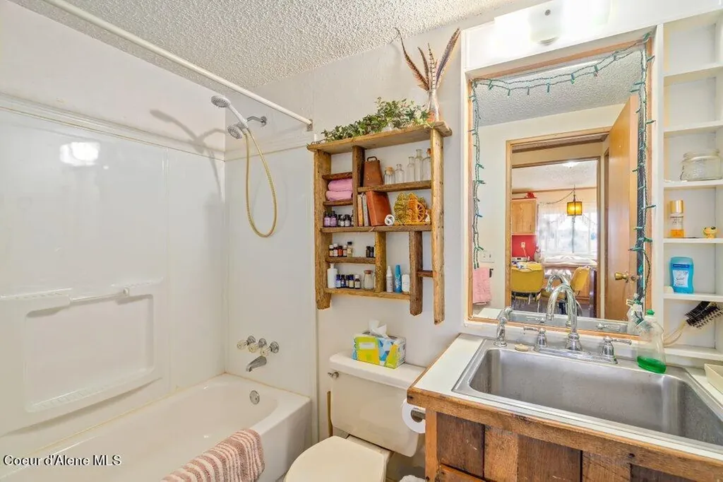 3520 West Cranston Avenue Hayden ID 83835